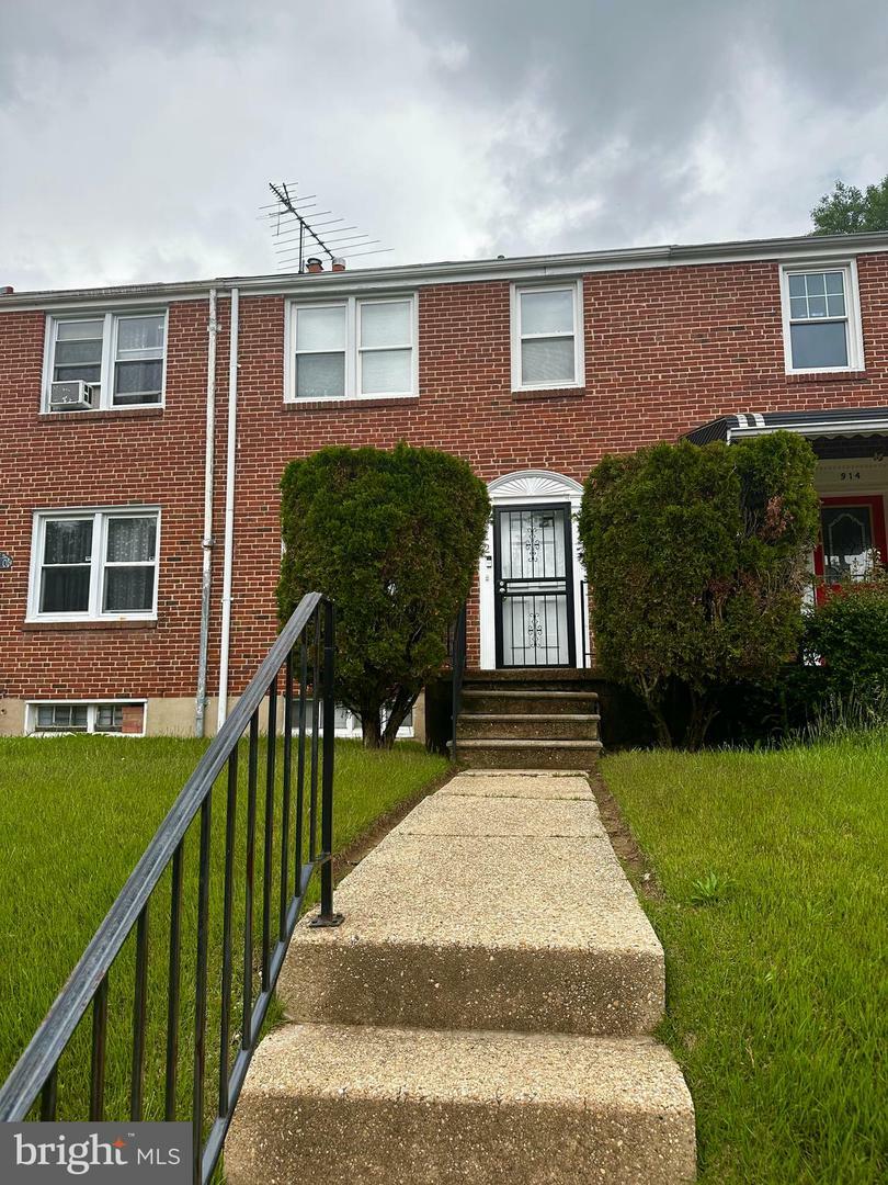 Property Photo:  912 Evesham Avenue  MD 21212 
