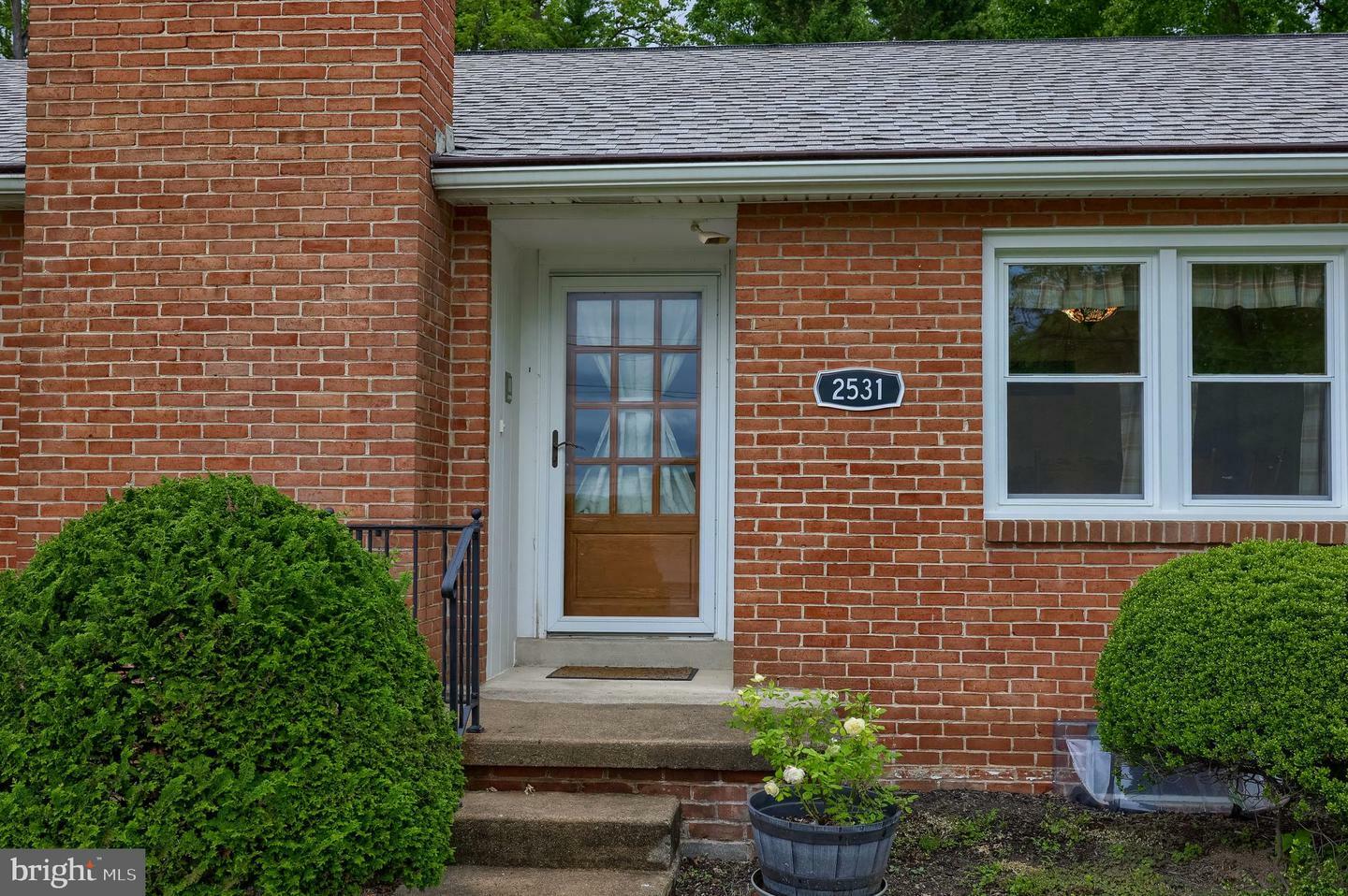 Property Photo: 2531 Edgewood Lane PA 17403
