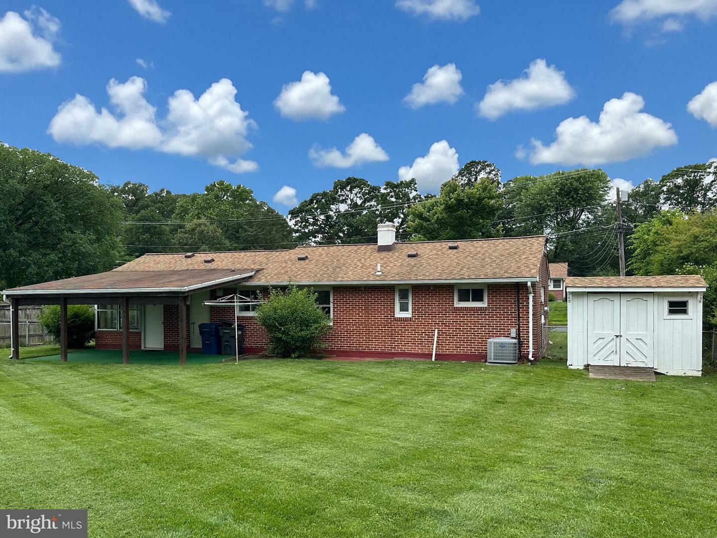 Property Photo:  5903 La Vista Drive  VA 22310 