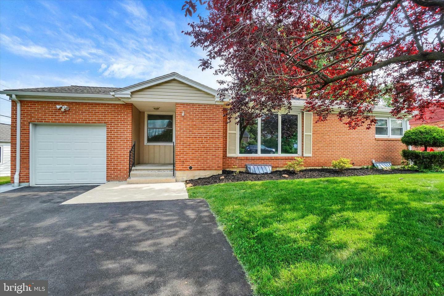 Property Photo: 2515 Schoolhouse Lane PA 17402