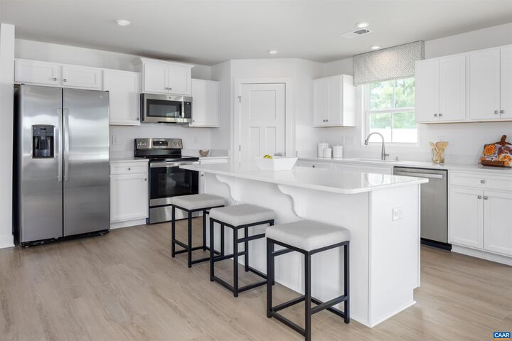 Property Photo: 304 White Sands Blvd VA 22923
