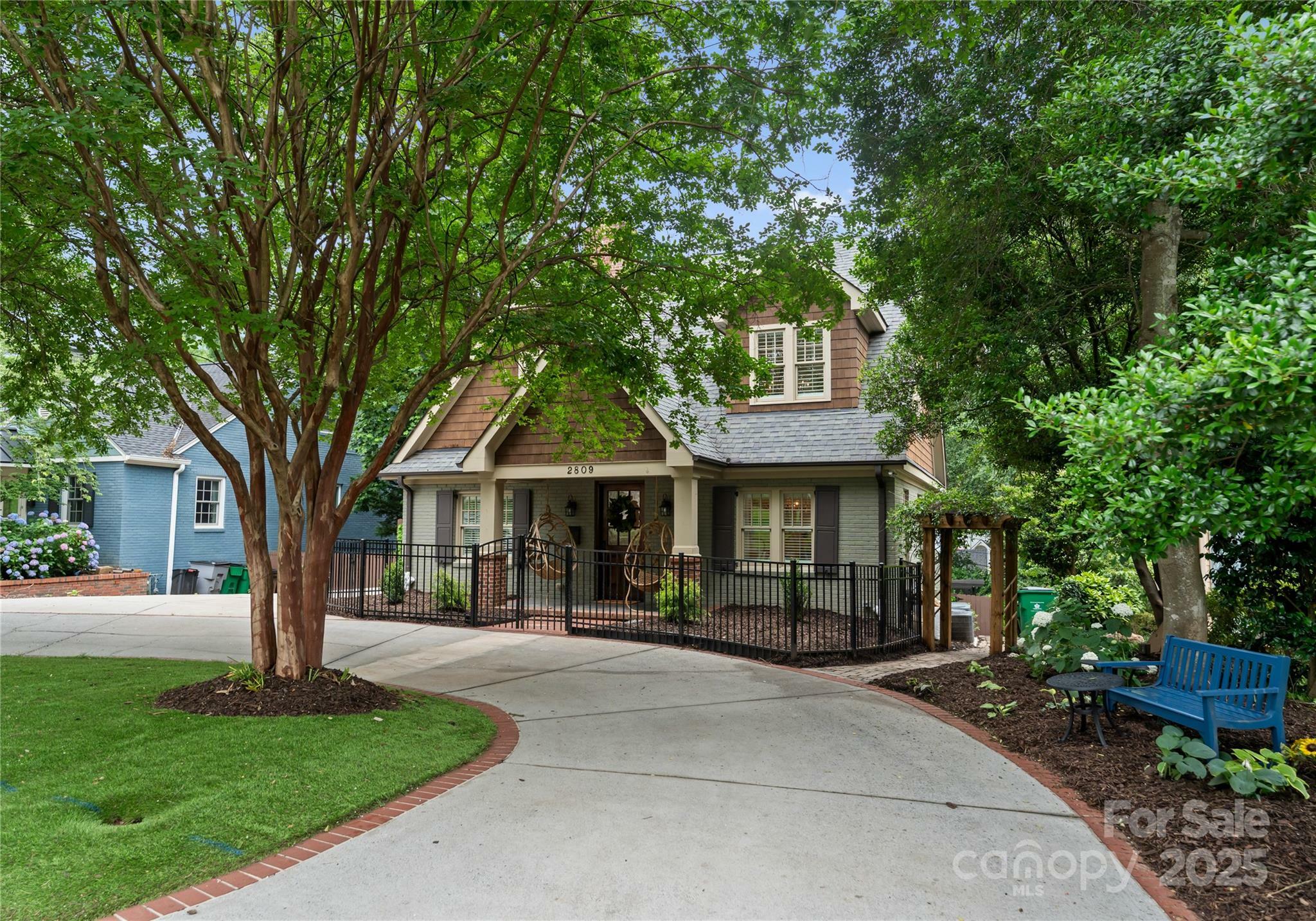 Property Photo: 2809 Glendale Road NC 28209