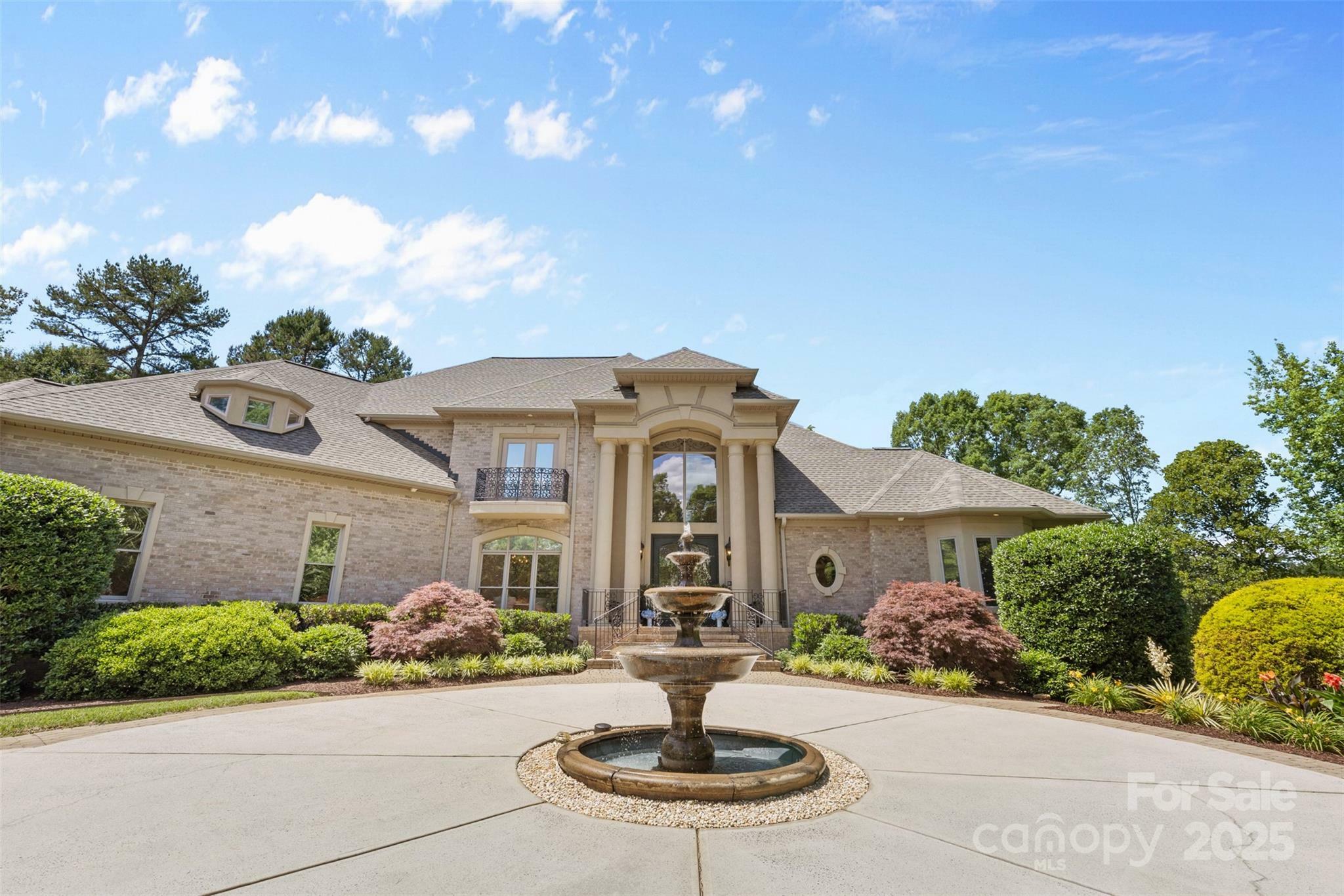 Property Photo: 1405 Saratoga Woods Drive NC 28173