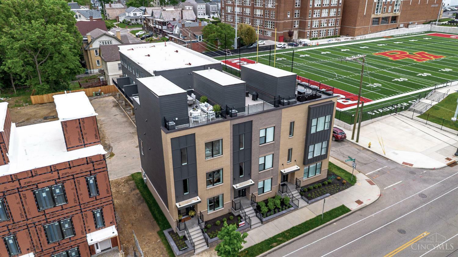 Property Photo: 1608 Desales Lane OH 45206