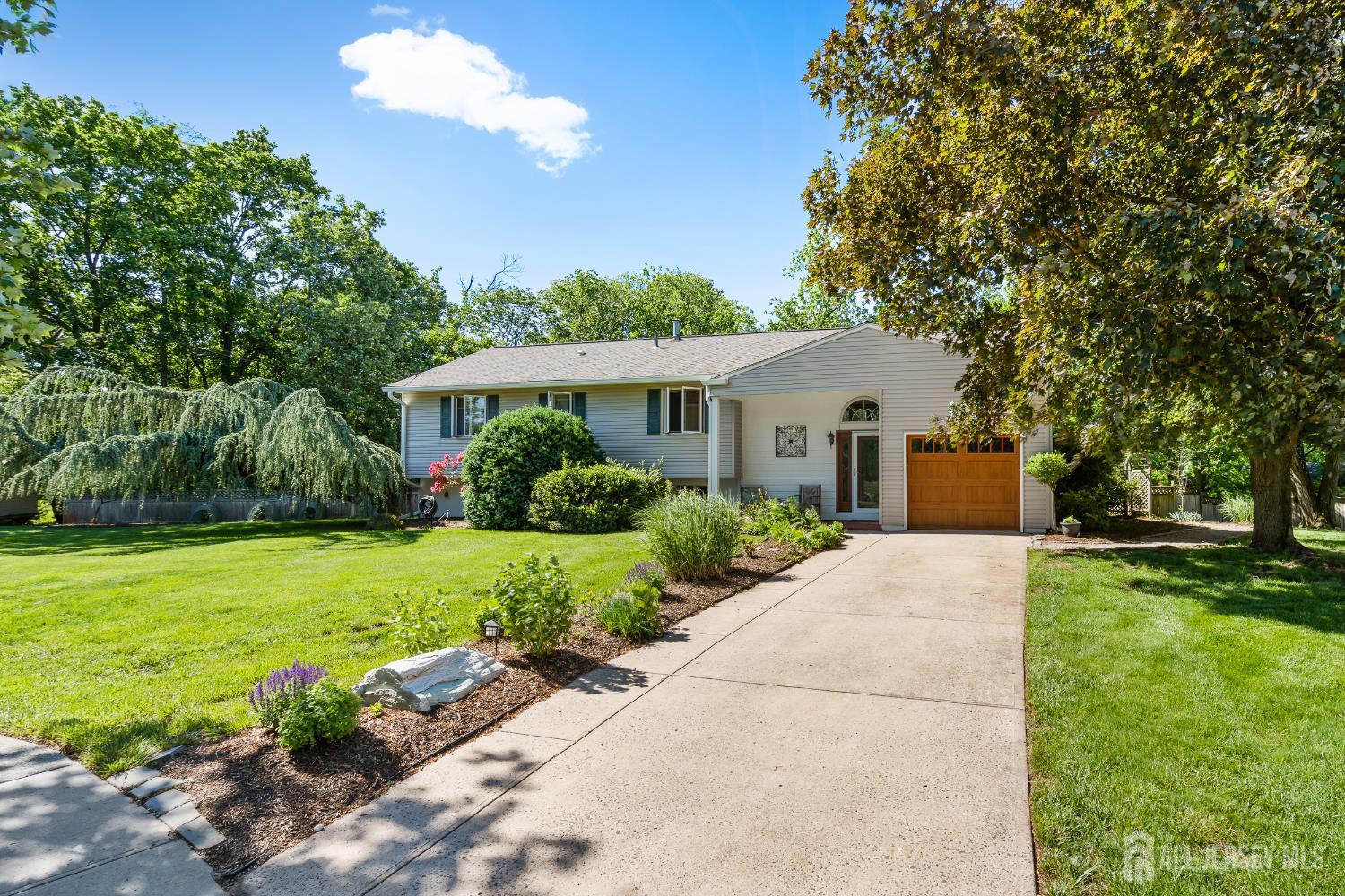 Property Photo: 5 Meade Court NJ 08854