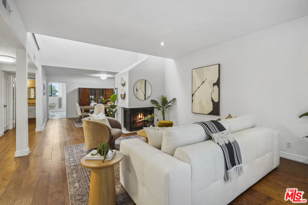 Property Photo: 17150 Burbank Blvd CA 91316