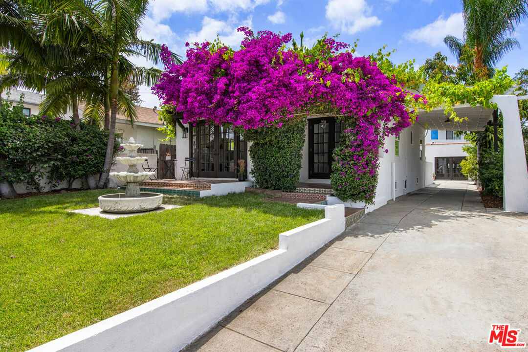 Property Photo:  2919 Gleneden St  CA 90039 