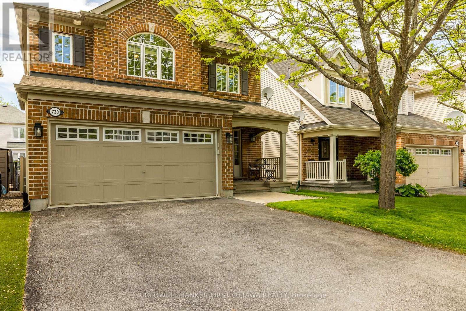 Property Photo: 738 Tramontana Place ON K2S 0E7