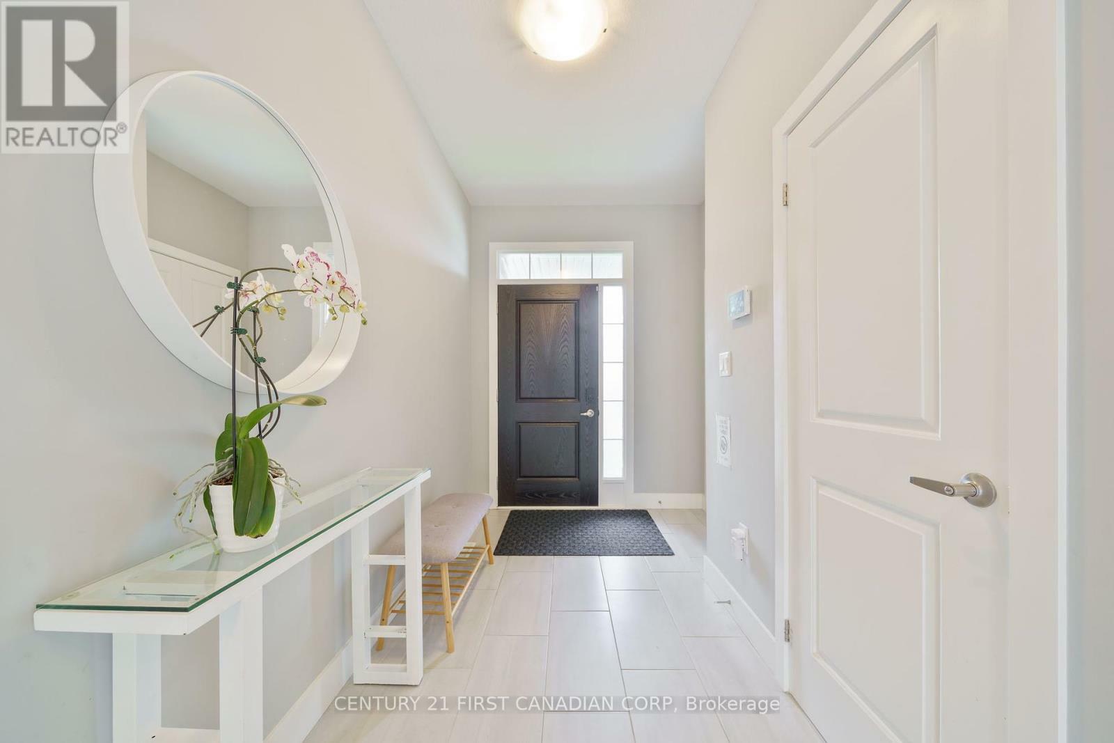 Property Photo: 1660 Beaverbrook Avenue ON N6H 0E3