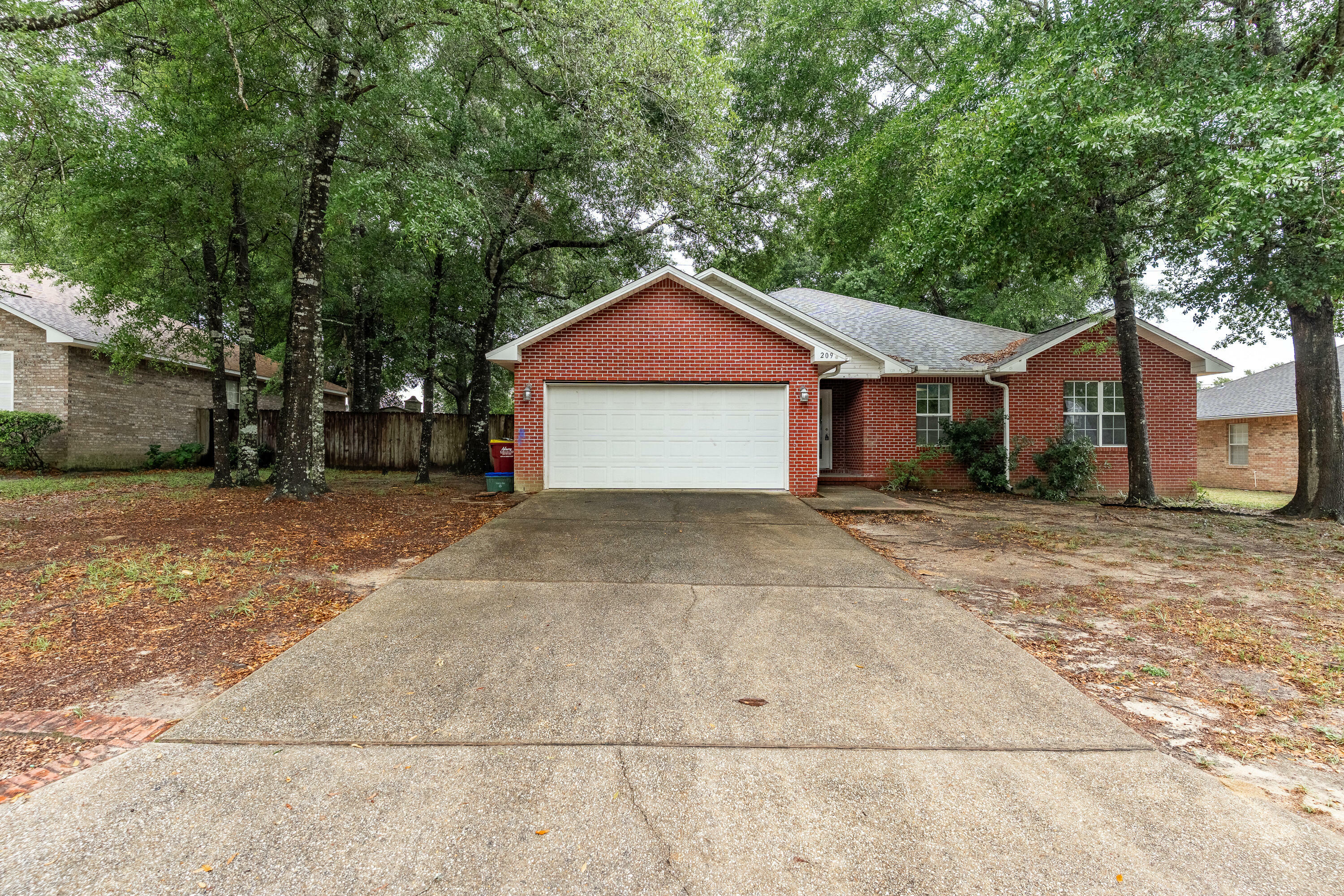 Property Photo: 209 Warrior Street FL 32536