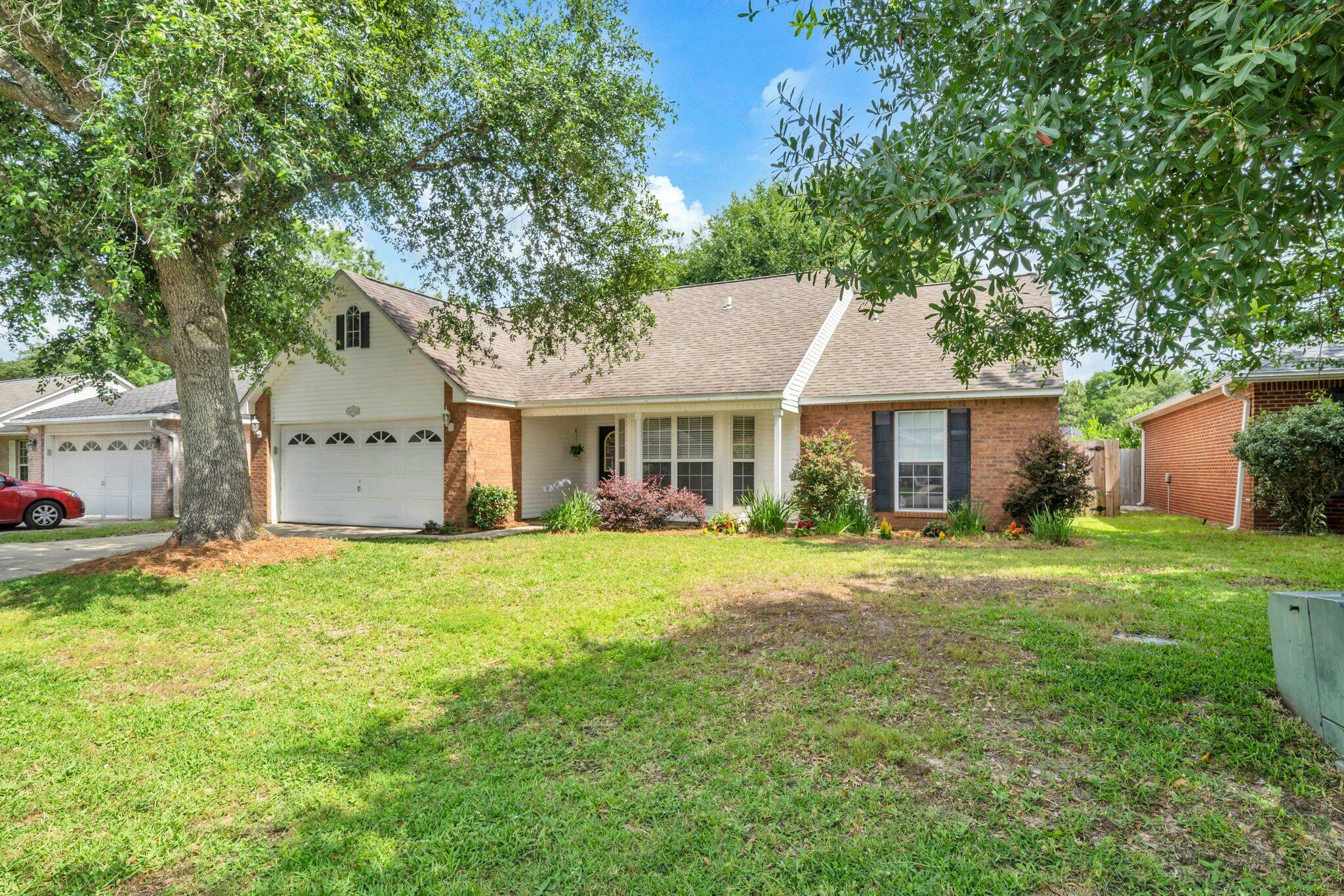Property Photo: 4559 Castlewood Lane FL 32578