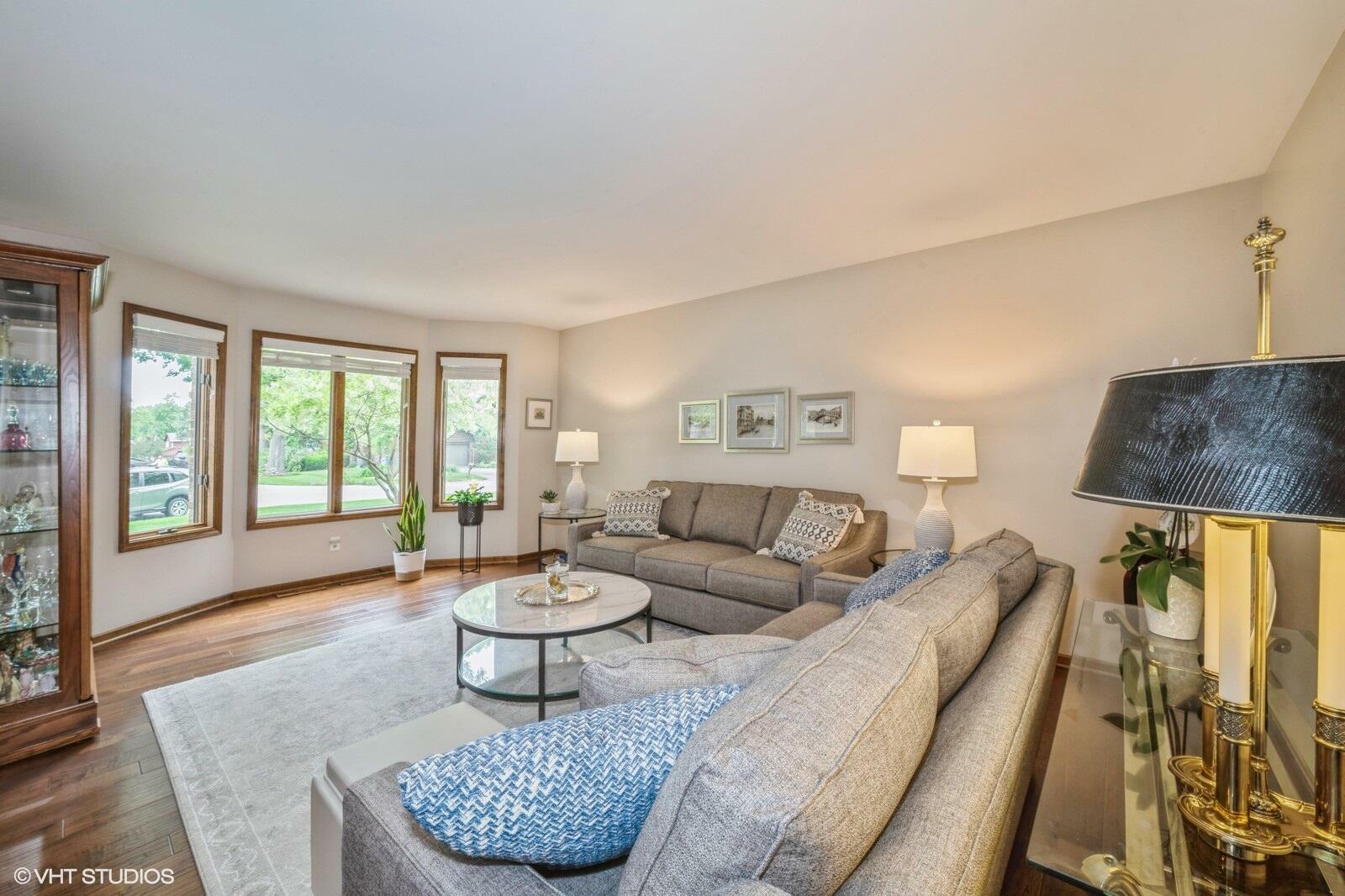 Property Photo: 814 Graegin Place IN 46311