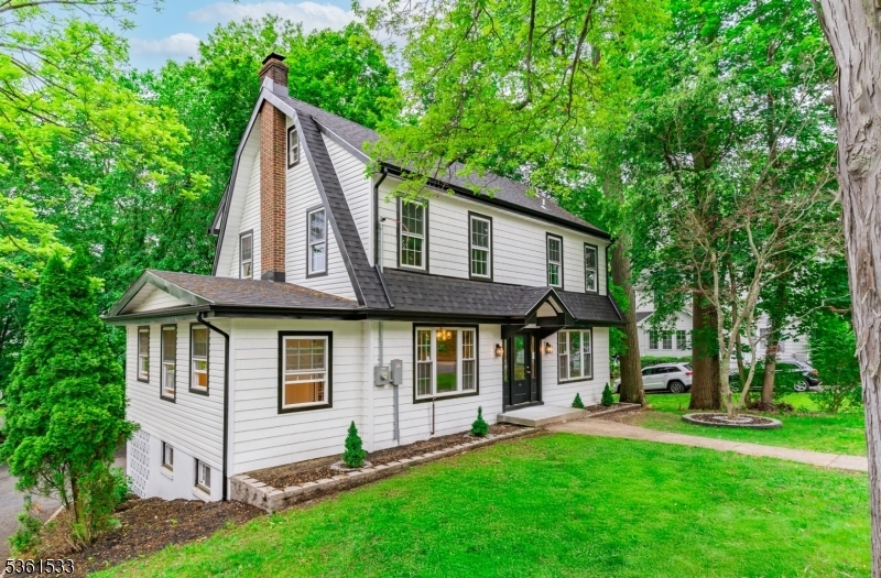 Property Photo:  100 Hobart Ave  NJ 07078 