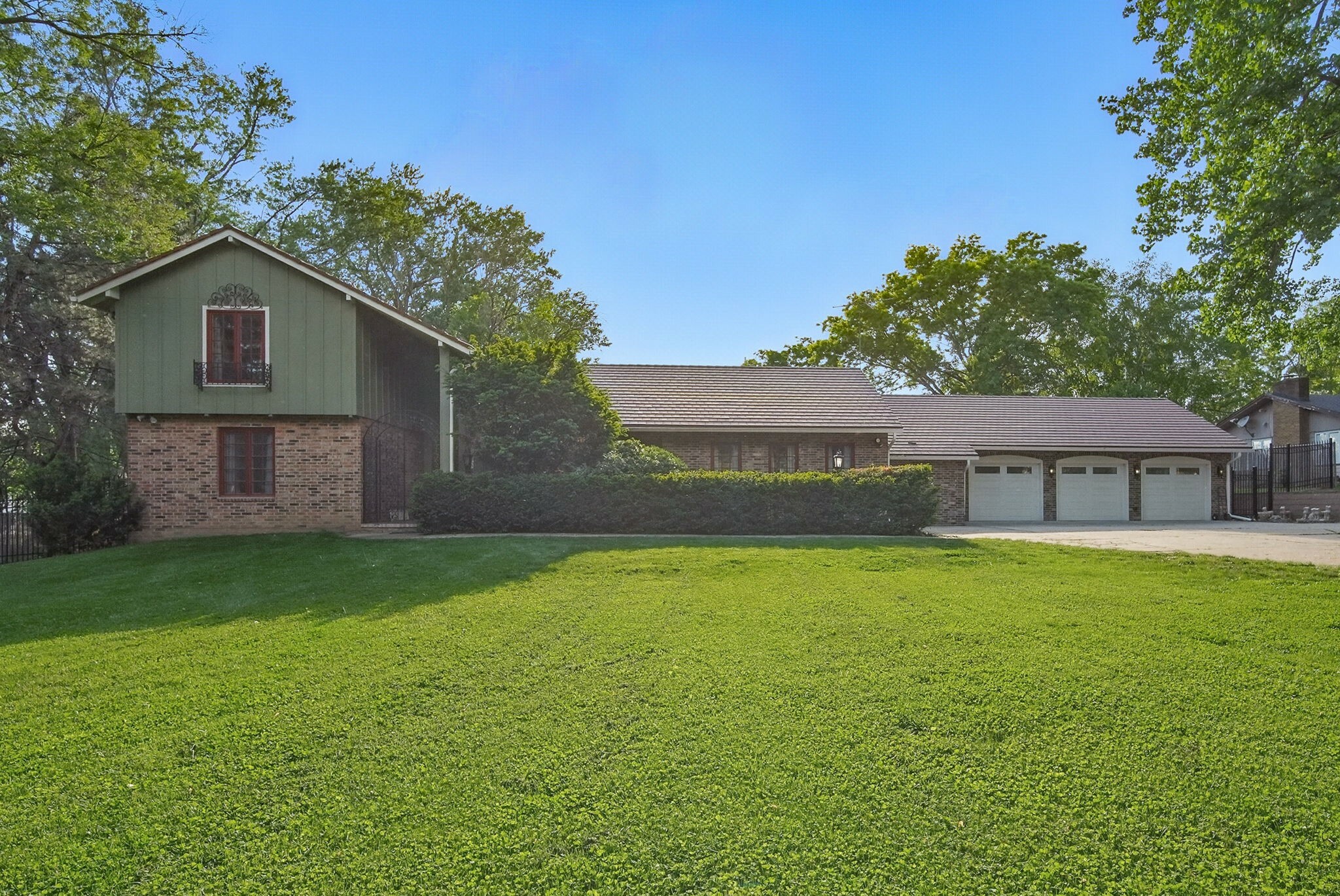 1010 32nd Street  West Des Moines IA 50266 photo