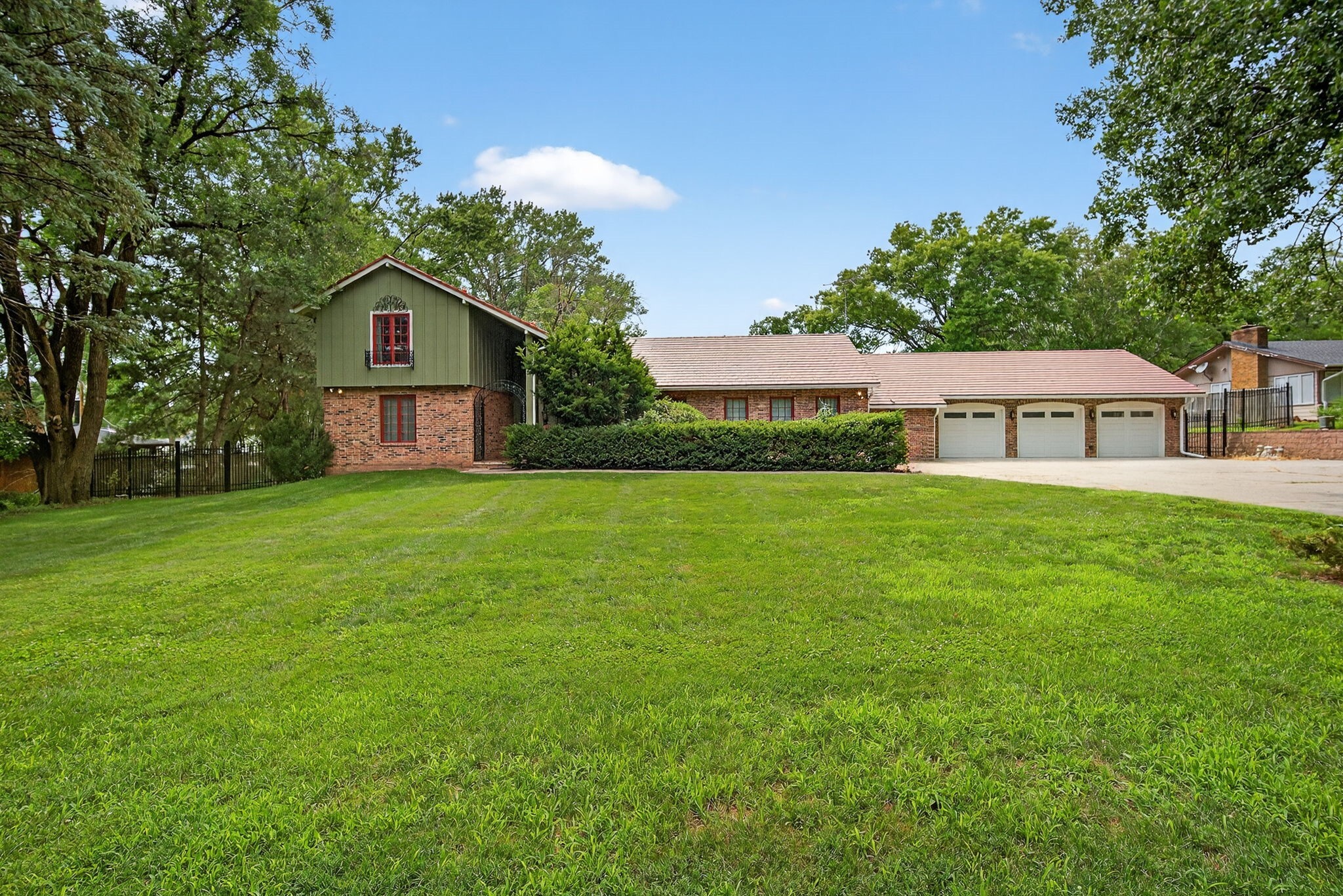 1010 32nd Street  West Des Moines IA 50266 photo