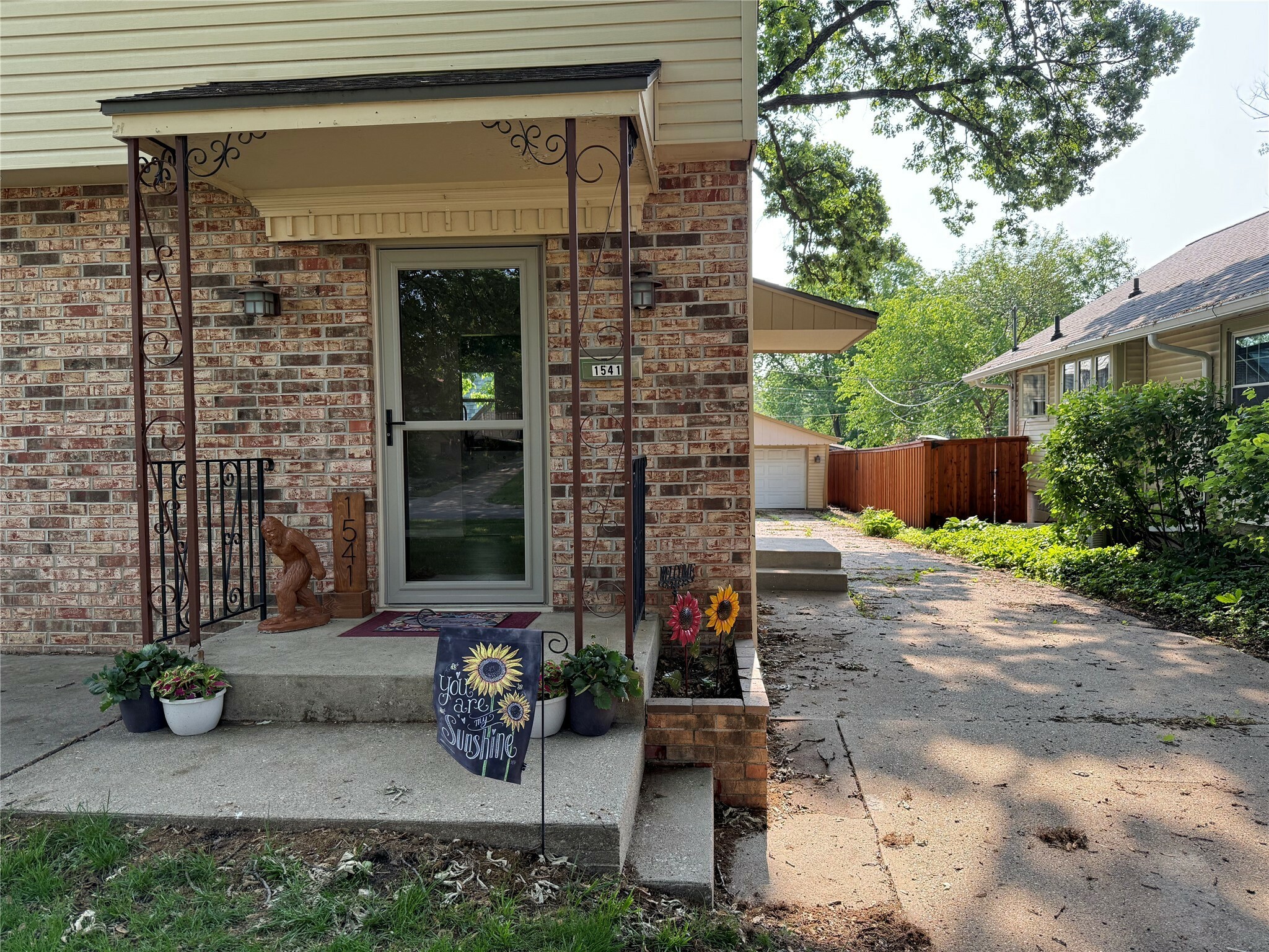 Property Photo: 1541 42nd Street IA 50311