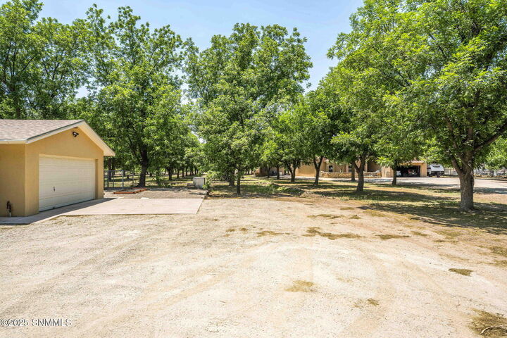 Property Photo:  1810 S Fairacres Road  NM 88005 