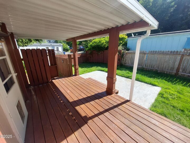 Property Photo: 2480 NE 29th Drive OR 97367