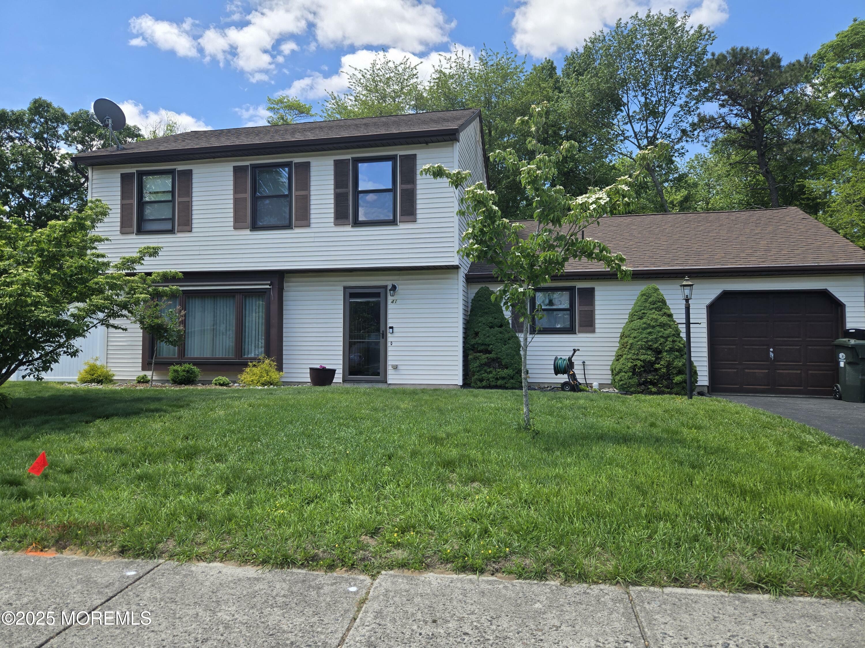 41 Eric Drive  Howell NJ 07731 photo