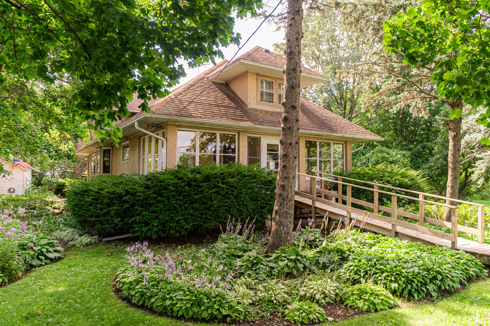 Property Photo:  1440 E Lincoln Highway  IL 60115 