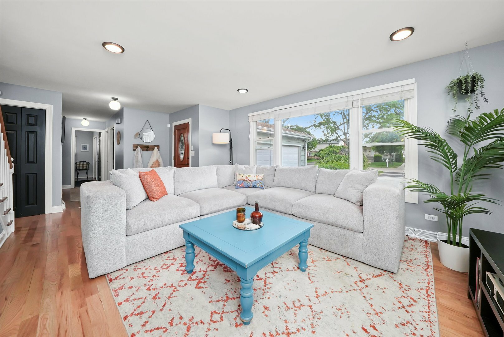 Property Photo: 530 N Fairfield Avenue IL 60148