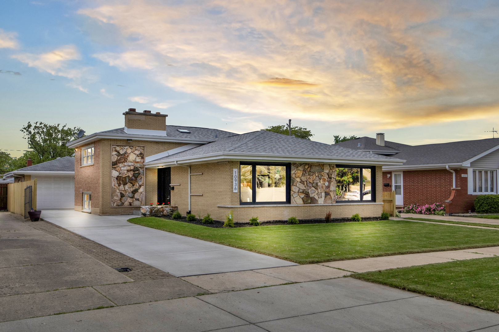10936 S Kostner Avenue  Oak Lawn IL 60453 photo