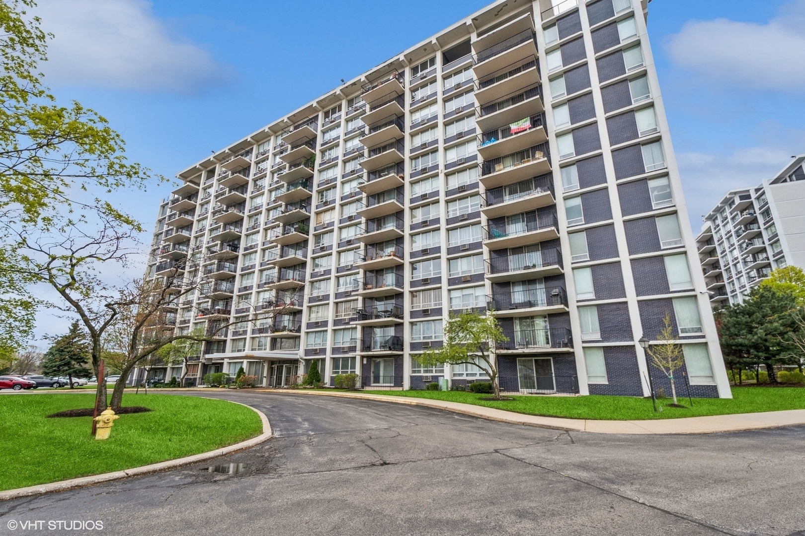 Property Photo: 8801 W Golf Road 5B IL 60714