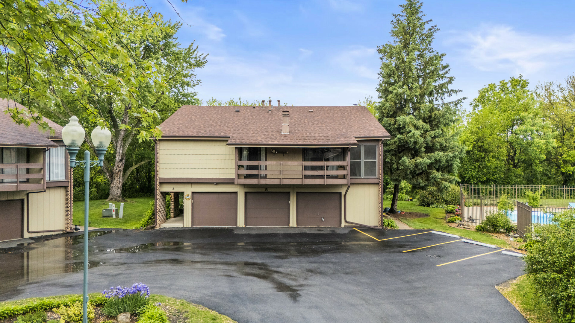 Property Photo: 5 Cobblestone Court C IL 60465