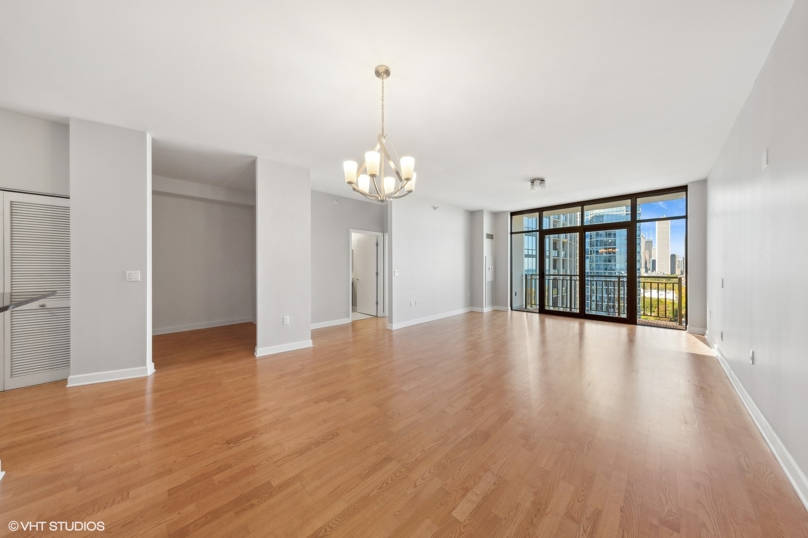 Property Photo: 233 E 13th Street 1902 IL 60605