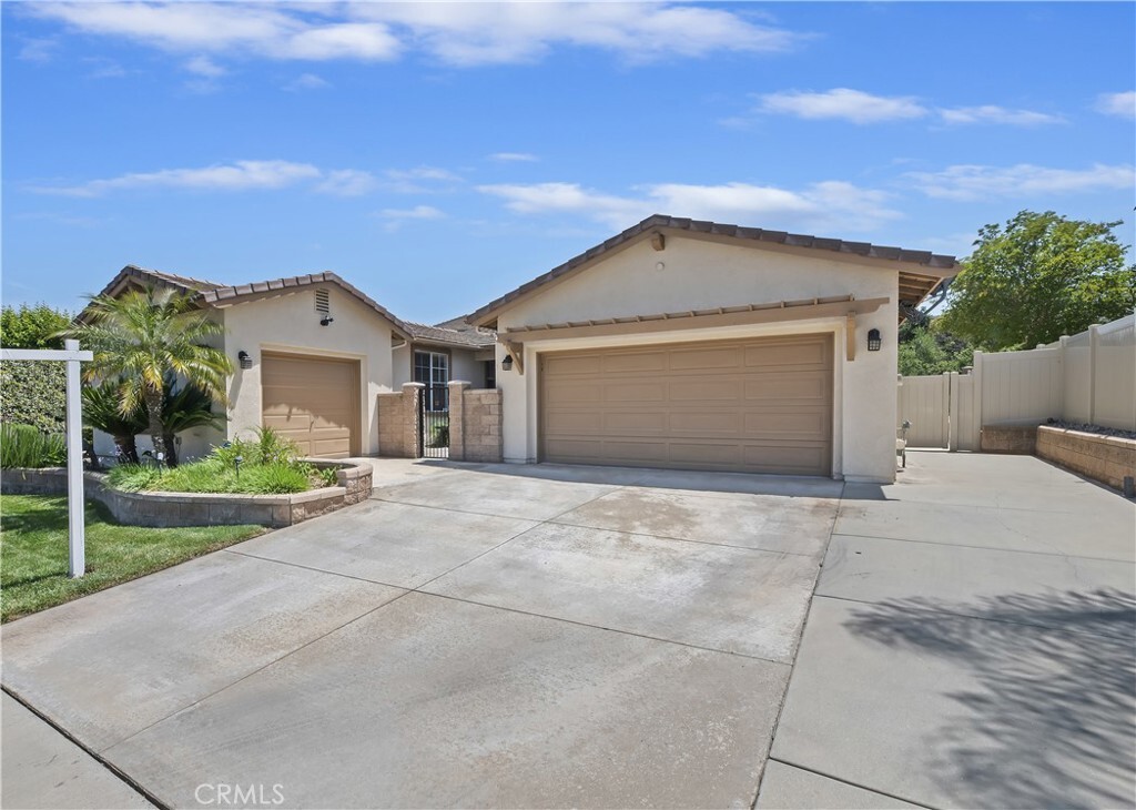 Property Photo: 23463 Canterbury Way CA 92562