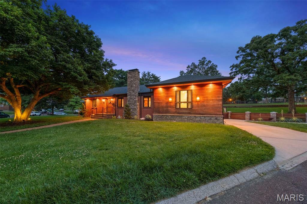 Property Photo: 7536 Nottingham Avenue MO 63119