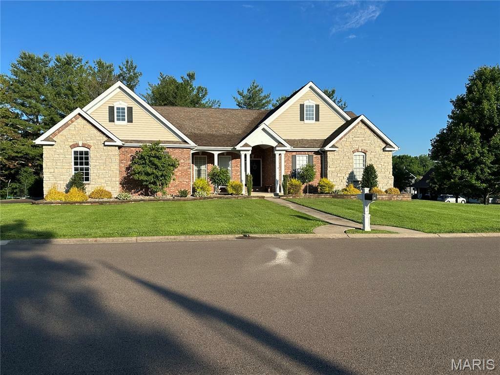 457 Yellowstone Drive  Farmington MO 63640 photo