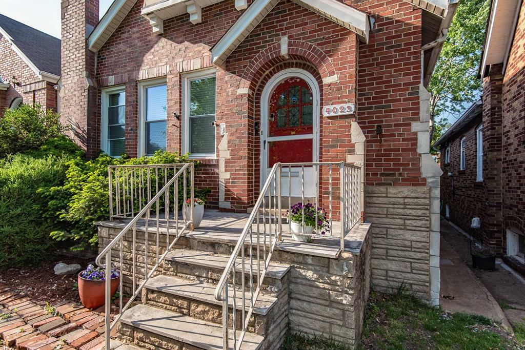Property Photo: 4023 Fairview Avenue MO 63116