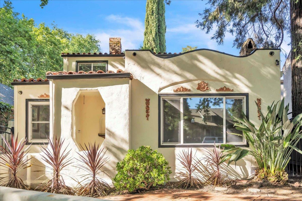 2805 E Street  Sacramento CA 95816 photo