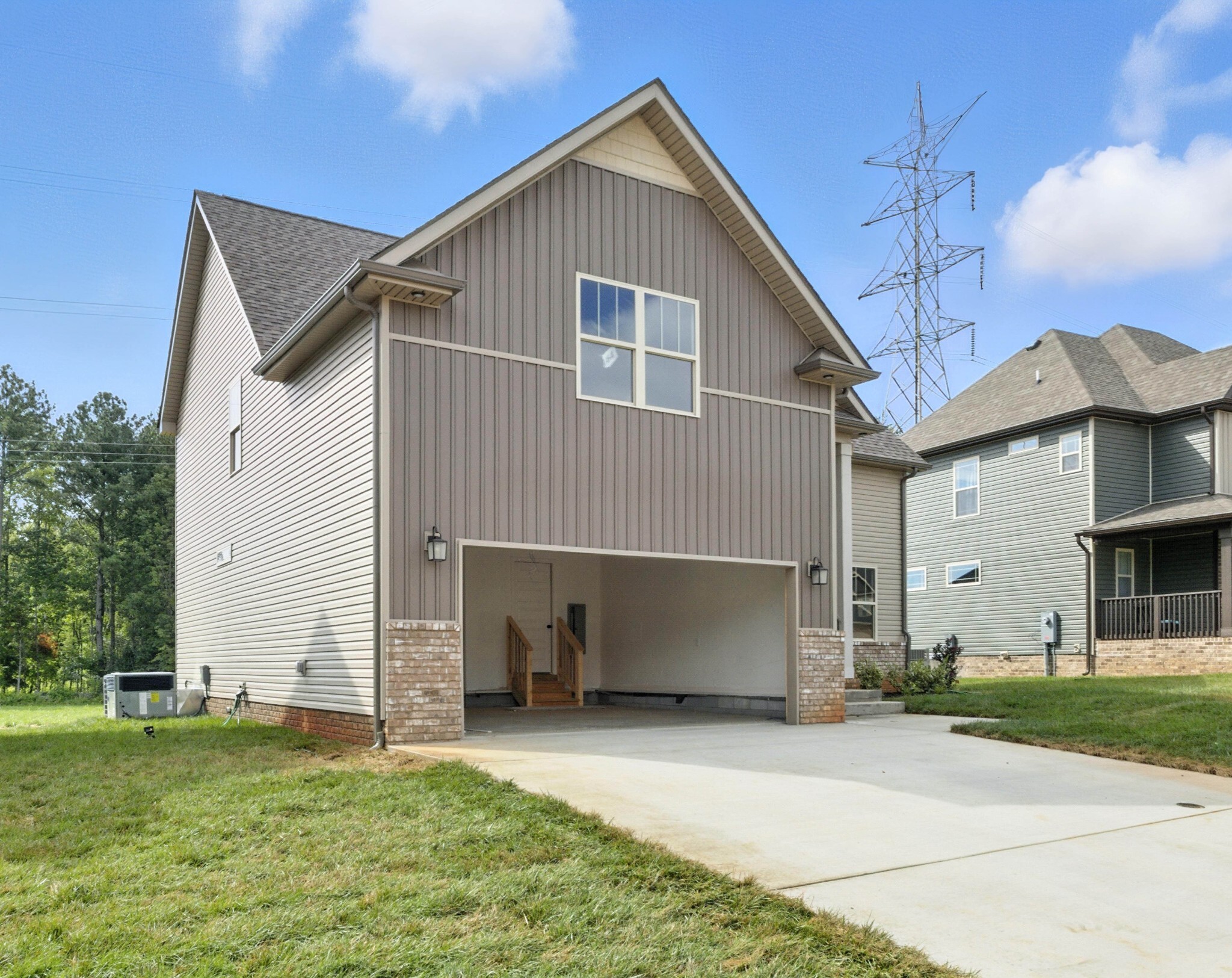 Property Photo: 1737 Heritage Dr TN 37043