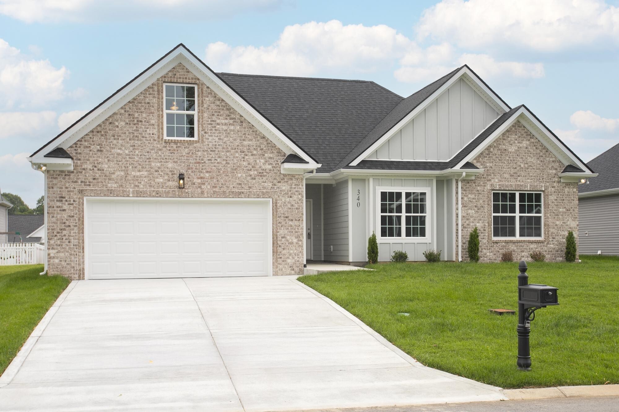 Property Photo:  340 Fieldstone Ln  TN 37172 