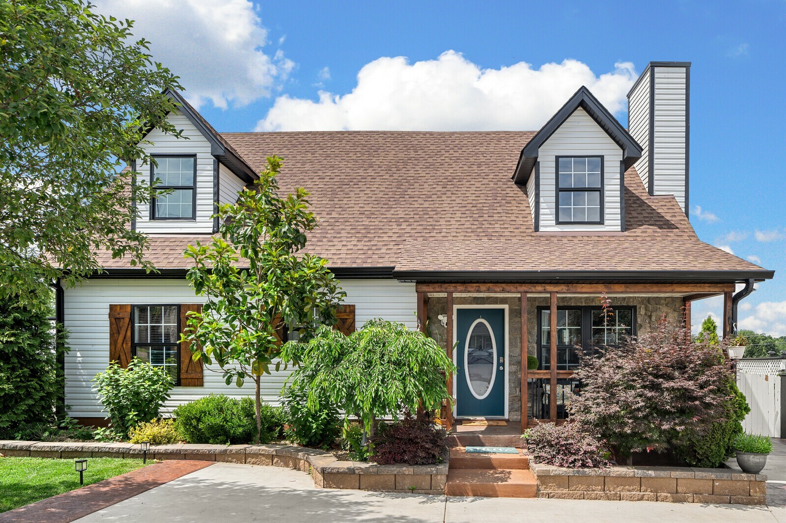 Property Photo: 304 Hank Aaron Cv TN 37086