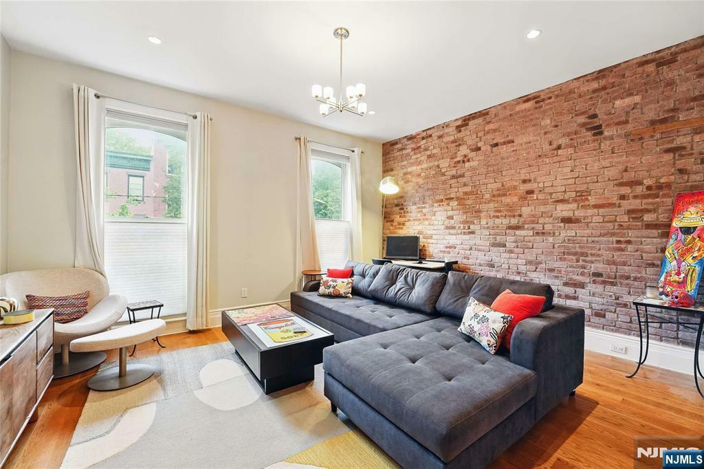 Property Photo:  275 5th Street 2  NJ 07302 
