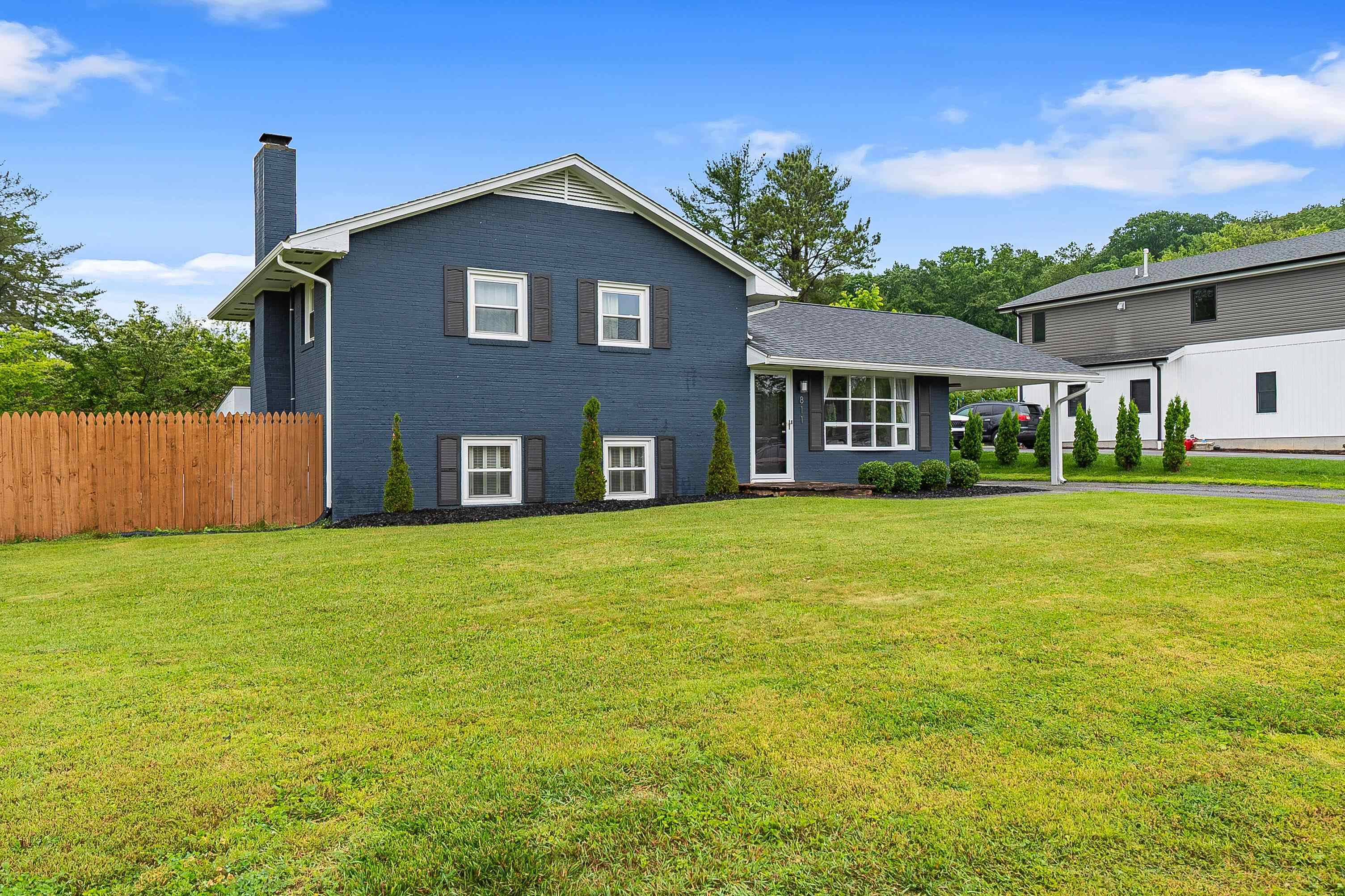 811 North Drive  Blacksburg VA 24060 photo