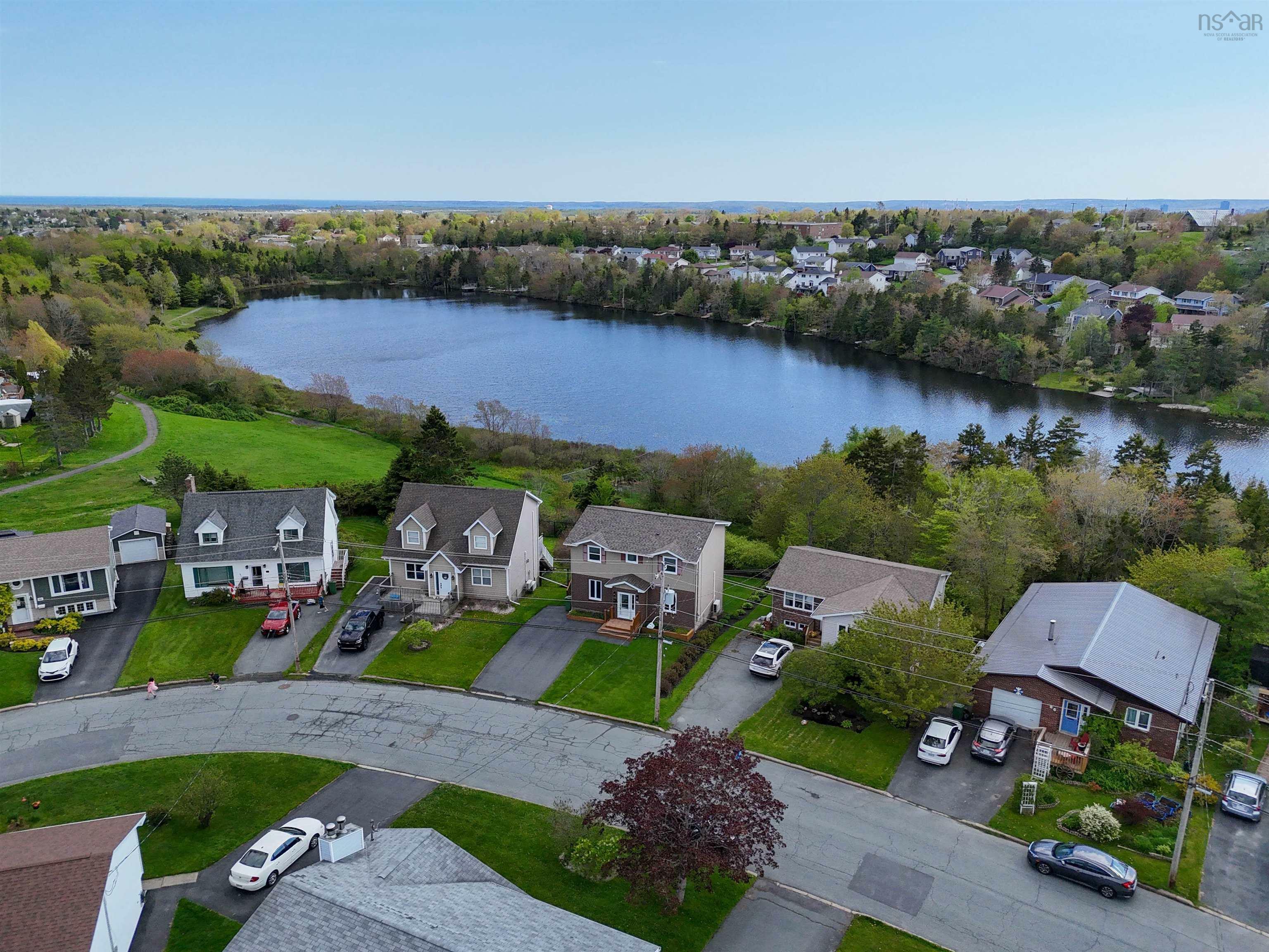 90 La Pierre Crescent  Dartmouth NS B2W 6C8 photo