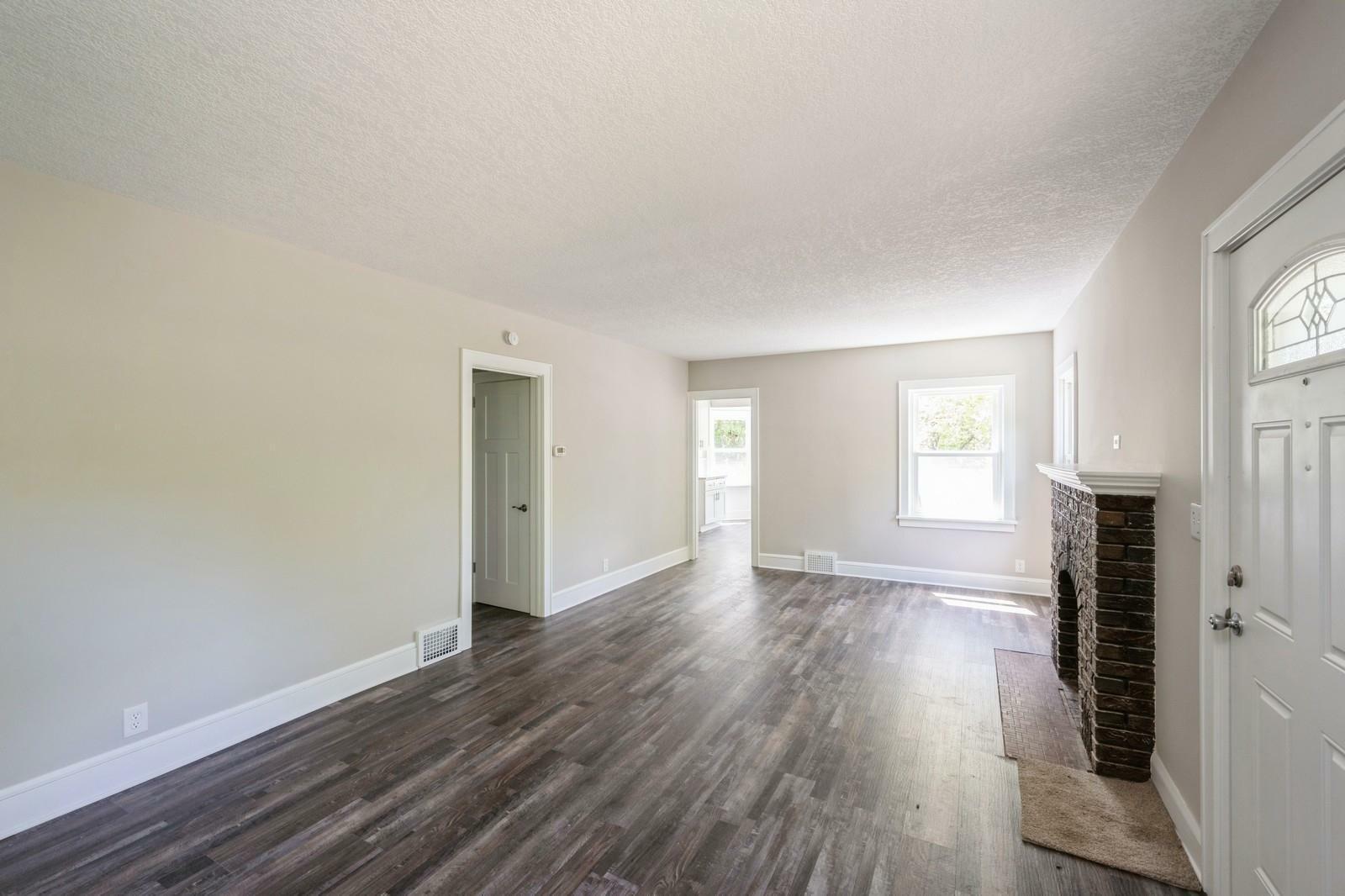 Property Photo: 1296 Hazelwood Street MN 55106