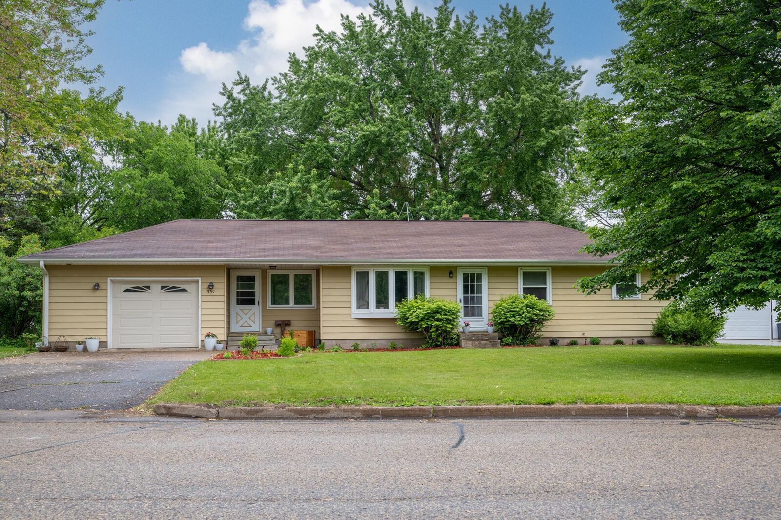 Property Photo: 559 N 3rd Street WI 54017