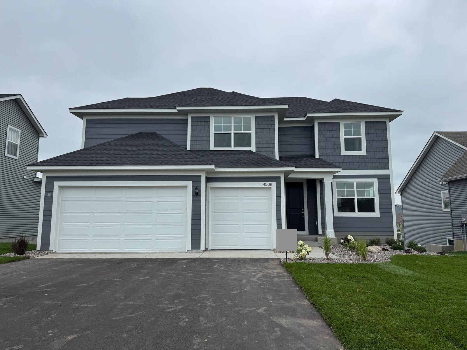 Property Photo: 14538 Kingsview Lane N MN 55327