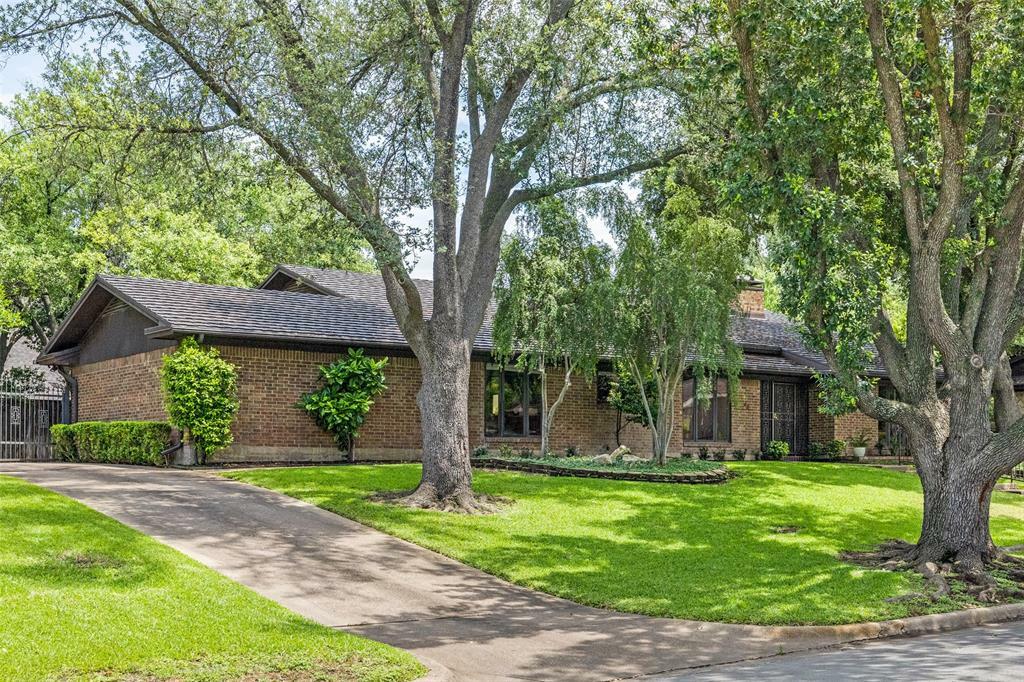 Property Photo: 23 Crosslands Road TX 76132