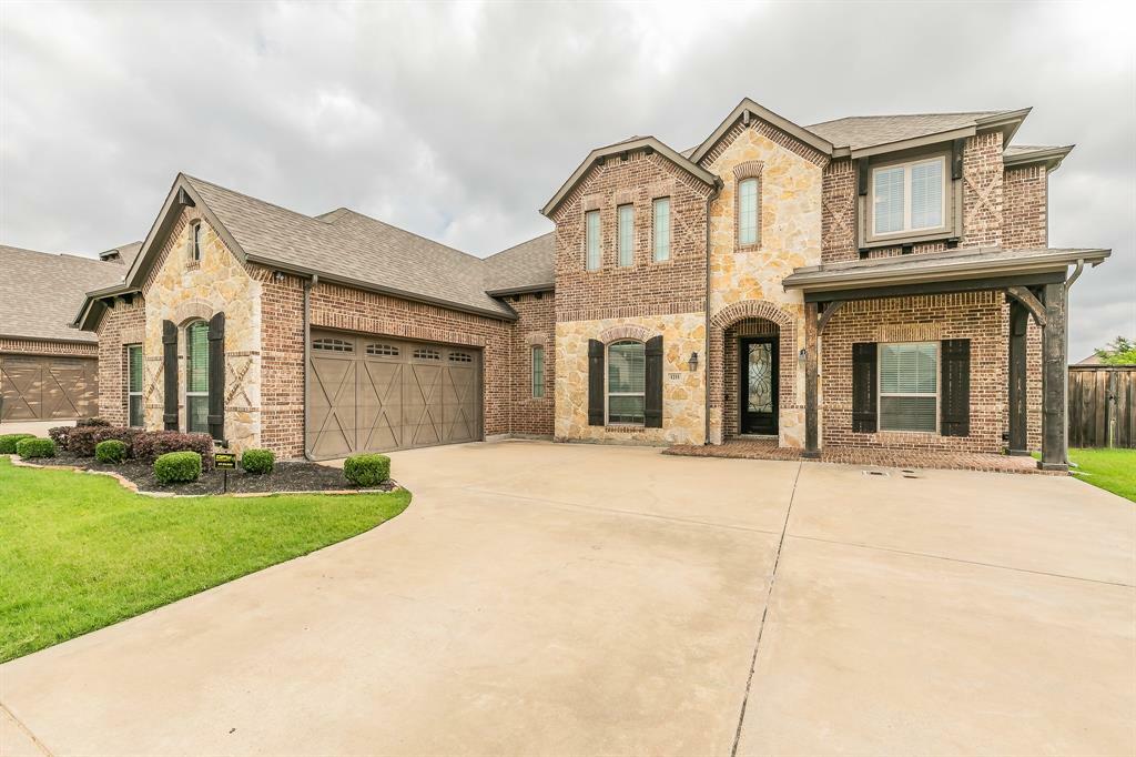 Property Photo: 1211 Norwood Street TX 76063