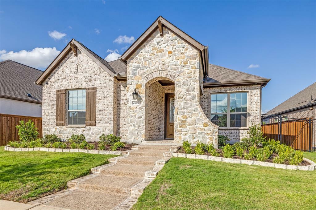 Property Photo: 4805 Blackhawk Green Court TX 76005