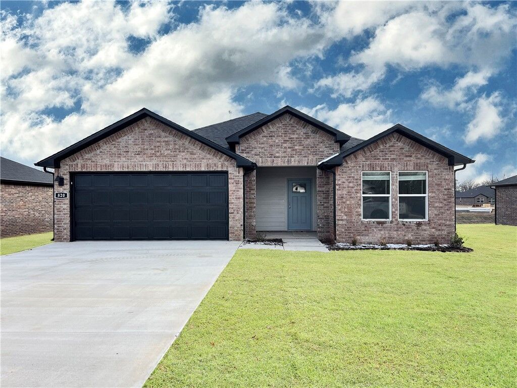 Property Photo:  112 Greer Street  AR 72751 