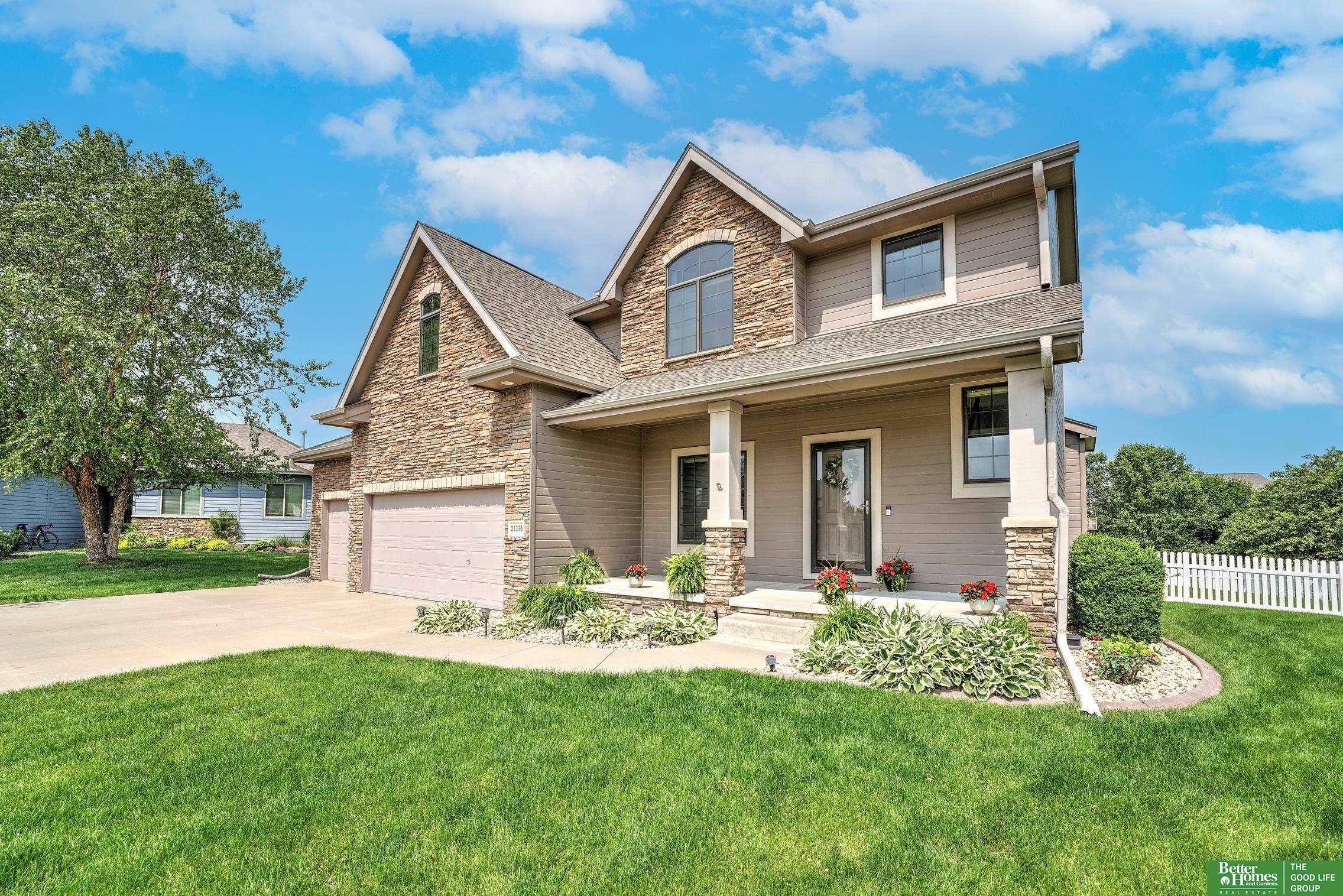 Property Photo: 21336 Blackstone Circle NE 68028