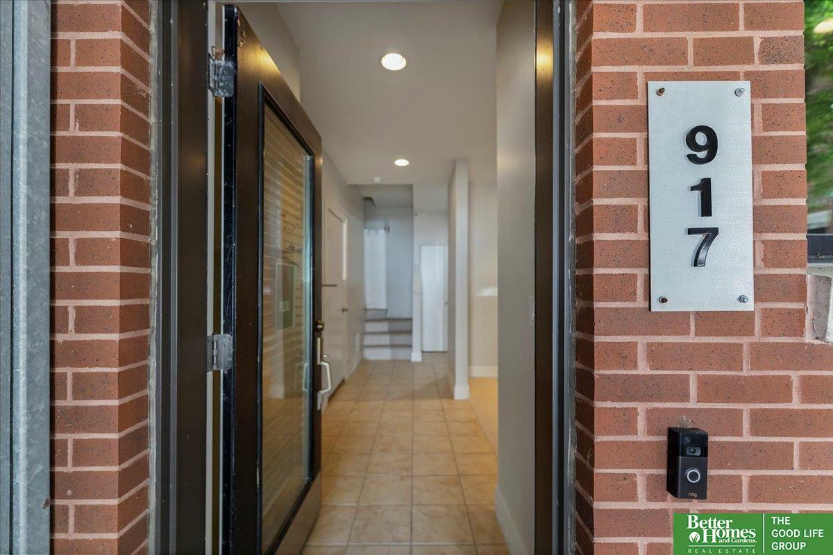 Property Photo: 917 S 10th Court NE 68108