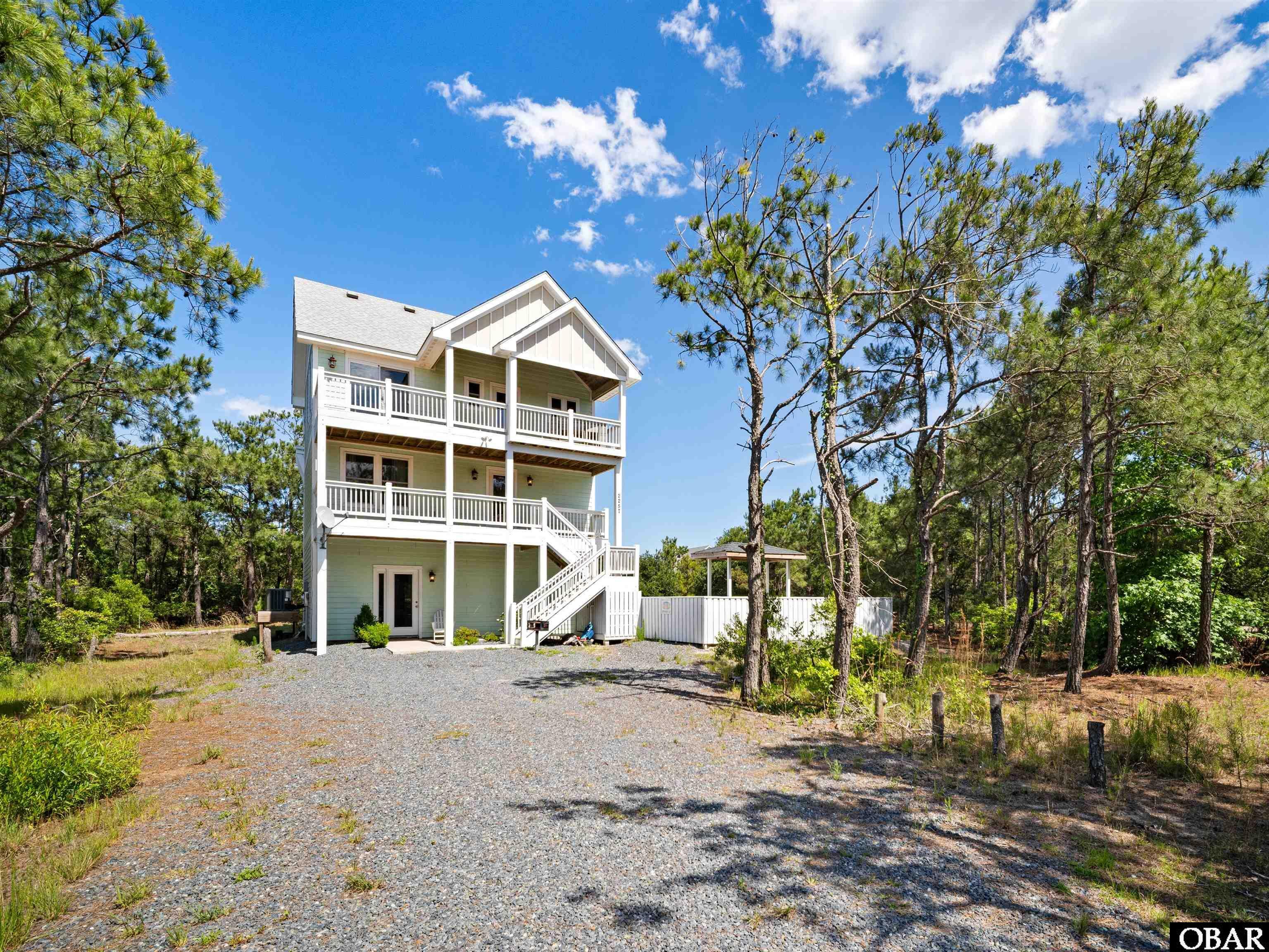Property Photo: 2257 E Bluefish Crescent NC 27927